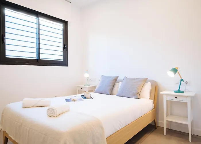 Urban Pulses Nervion 아파트